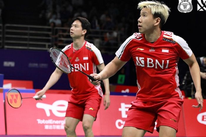 Ganda putra Indonesia, Marcus Fernaldi Gideon/Kevin Sanjaya Sukamuljo saat beraksi pada babak pertama penyisihan Grup B Sudirman Cup 2023, antara Indonesia vs Kanada di Suzhou Olympic Sports Center, Suzhou, China, Senin (15/5/2023).