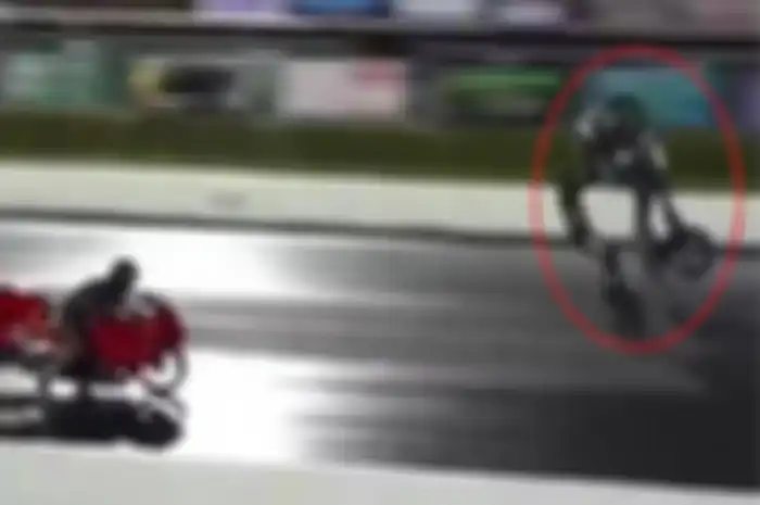 Kawasaki ZX-14 terbang sesaat setelah start
