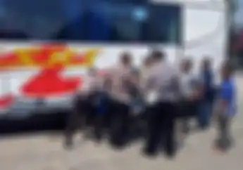  Tegang, Pengendara Honda Supra Luka Parah, Bus Ugal-ugalan Gak Berkutik Dikepung Polisi 