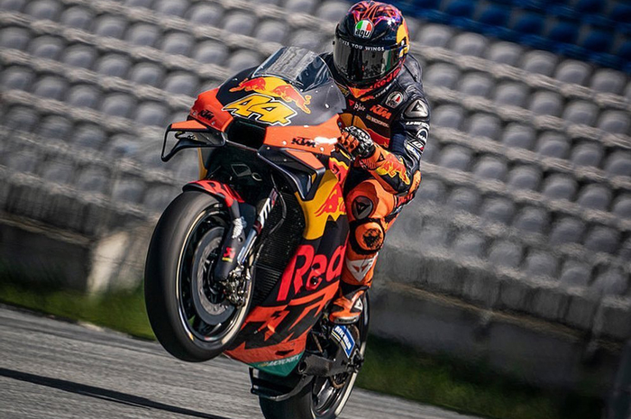 Pol Espargaro jadi pembalap MotoGP pertama yang latihan ngegas langsung naik motor MotoGP. Latihannya di sirkuit MotoGP pula di Red Bull Ring Austria