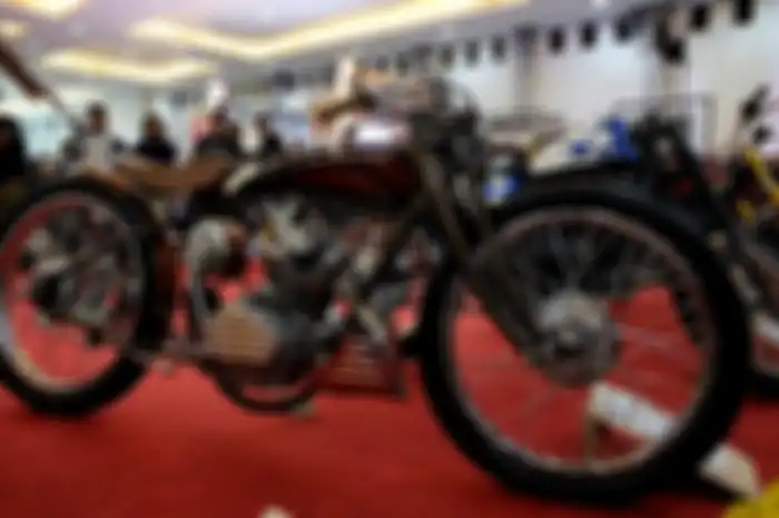 Honda Megapro bergaya board tracker di Kustomfest 2017