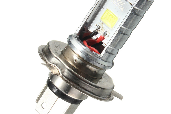Bohlam LED motor dengan kaki HS1
