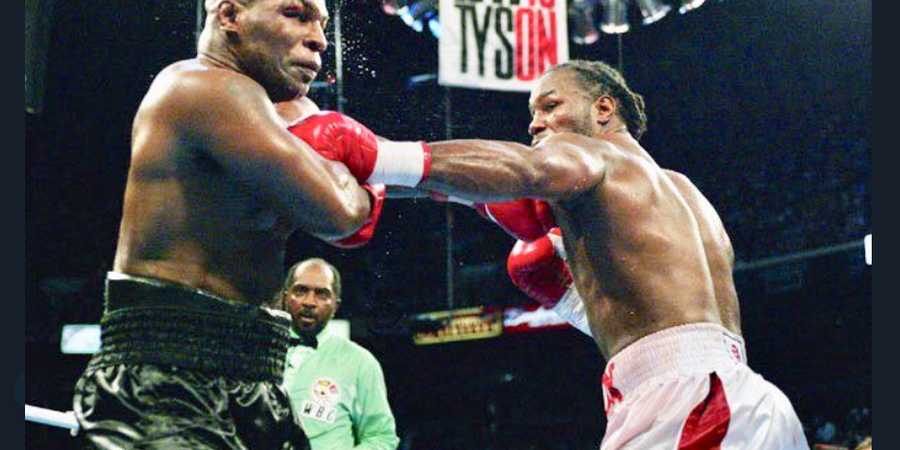 Besar Bagai King Kong, Mike Tyson Malah Jadi Musuh Sepele untuk Lennox Lewis