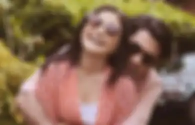 Heboh Pose Nakal Prilly Latuconsina Ngangkang di Depan Mata Reza Rahadian, Netizen Geger: Astaga, Bar-bar Sekali!