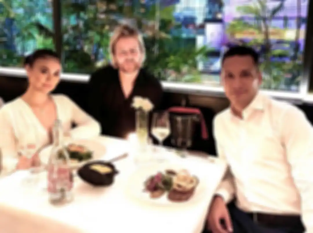 Agnez Mo dan Raphael Maitimo makam malam bersama