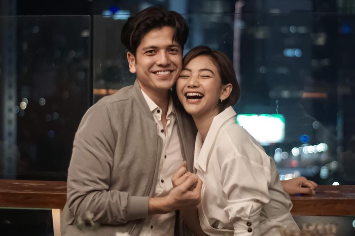 Glenca Chysara dan Rendi Jhon
