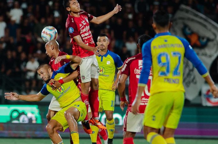 Suasana pertandingan lanjutan Liga 1 2023-2024 antara Bali United melawan Barito Putera.