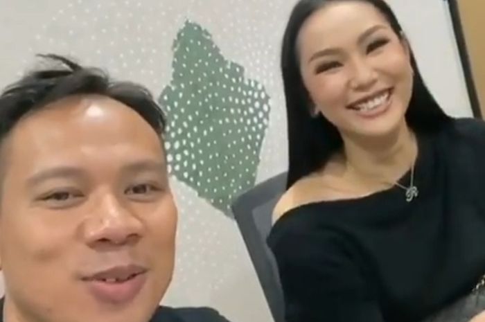 Vicky Prasetyo dan Kalina Ocktaranny