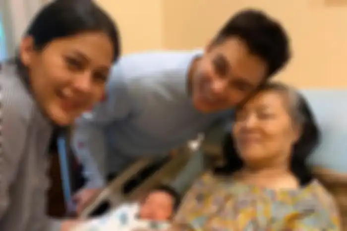 Baim Wong bersama Paula Verhoeven dan ibundanya Kartini Marta Atmadja
