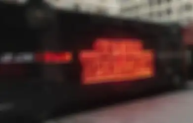 Jadi Media Iklan, Penampilan Keren 8 Bus Ini Auto Mencolok Perhatian Orang-orang