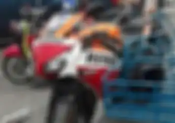 Bikin Ngakak! Honda CBR150R Dimodifikasi ada Sespannya, Bisa Bawa Banyak Orang
