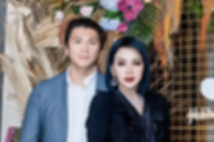 Akui dirinya gendut, tampilan istri Reino Barack Syahrini dengan busana serba hitam justru jadi sorotan!