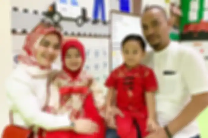 #FamilyQuality: Aisyahrani sering ajak anaknya nonton drama musikal.