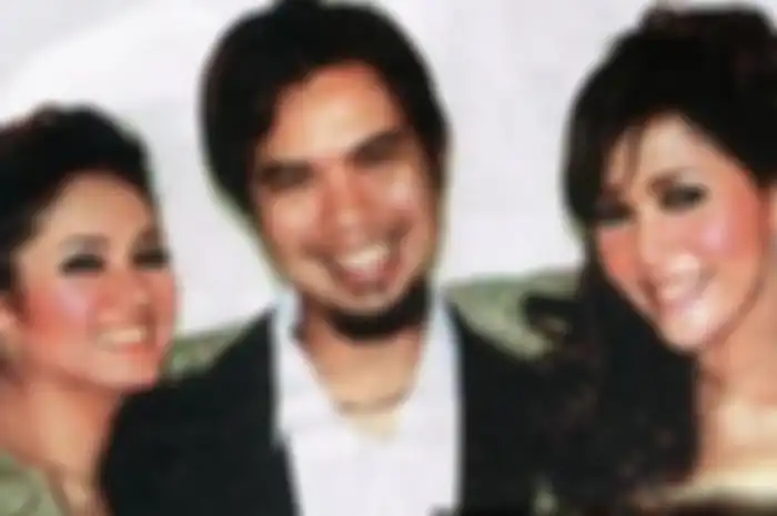 Foto lawas Ahmad Dhani, Maia dan Mulan Jameela