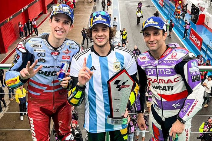 Dari kiri ke kanan, Alex Marquez (Gresini Racing), Marco Bezzecchi (Mooney VR46), Johann Zarco (Prima Pramac) di podium MotoGP Argentina 2023, Sirkuit Termas de Rio Hondo, Minggu (2/4/2023).