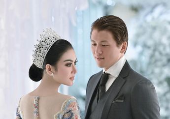 Asoy! Biasanya Cool dan Kalem, Reino Barack Tertangkap Kamera Asyik Berjoged dan Berbisik Mesra dengan Syahrini di Panggung