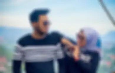 Geger Kabar Elly Sugigi Menikah Lagi, Netizen Soroti Perut Buncit sang Komedian hingga Ungkap Keganjilan Ini