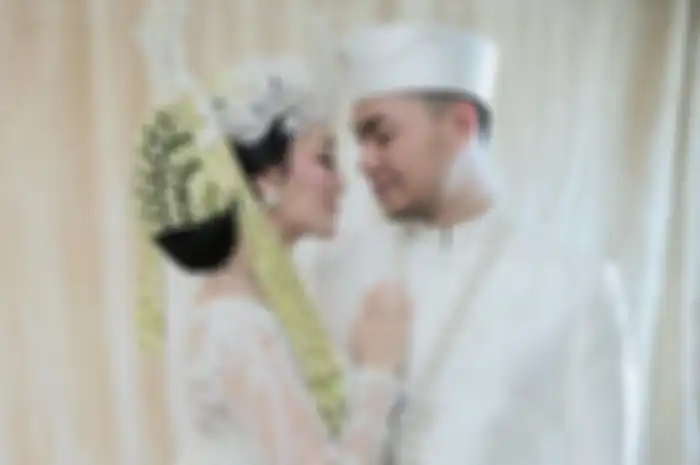 Pamer Foto Tidur Bareng Suaminya di Lantai, Posisi Tidur Zaskia Gotik dan Sirajuddin Mahmud Malah Bikin Netizen Gatal Berkomentar: Penganten Baru Mah Selalu Senang