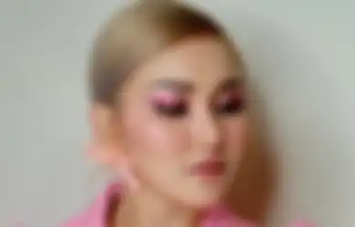 Pergoki Suaminya Asyik Joged Bareng Ayu Ting Ting, Istri Penyanyi Kondang Ini Labrak sang Biduan di Depan Umi Kulsum dan Bilqis