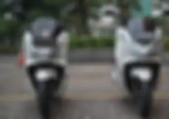 Komparasi Honda PCX CBU dengan PCX Lokal, Kamu Pilih yang Mana?