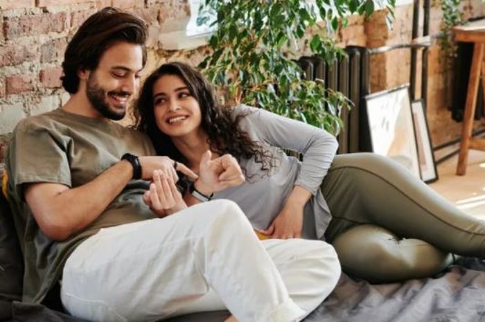 Ilustrasi hubungan percintaan