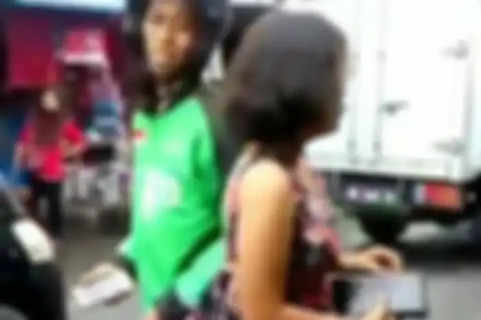 Pura-pura gila, wanita ini enggak mau bayar Ojol