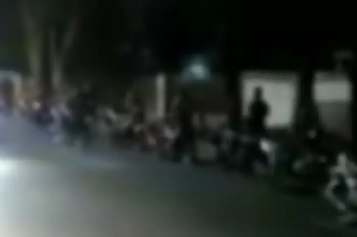 Puluhan anak motor dirazia dan ada yang bawa senjata tajam