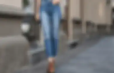Semua Bisa Pakai, Ini 5 Model Jeans yang Wajib Dimiliki Tiap Cewek!