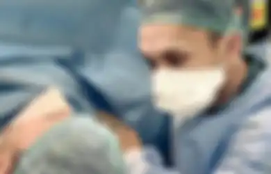 Penantian Berbuah Manis, Randy Pangalila dan Chelsey Frank Resmi Sandang Status Baru Jadi Orangtua Usai sang Istri Lahiran, Intip Nama yang Diberikan!