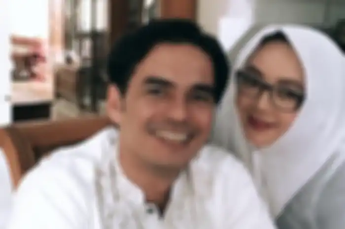 Pasangan Teddy syah dan almarhum Rina Gunawan.