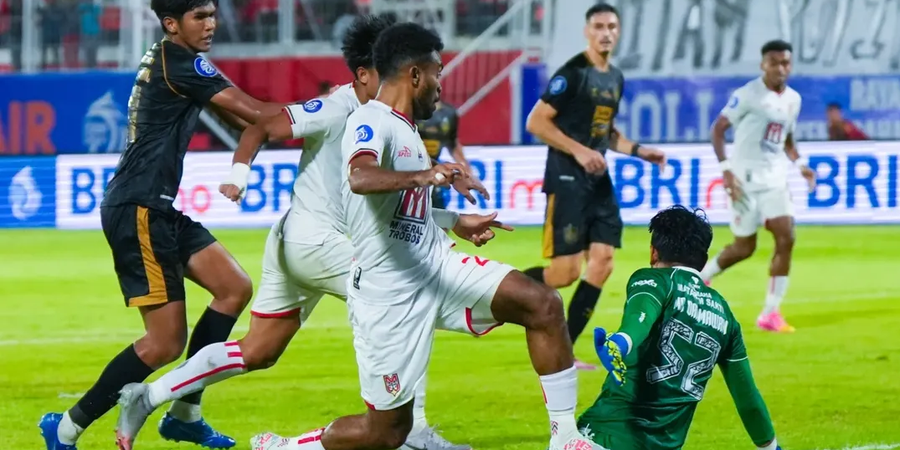 Hasil Liga 1 - Yance Sayuri Hattrick, 10 Pemain Malut United Gusur Persebaya dari 3 Besar Usai Cukur PSIS Semarang