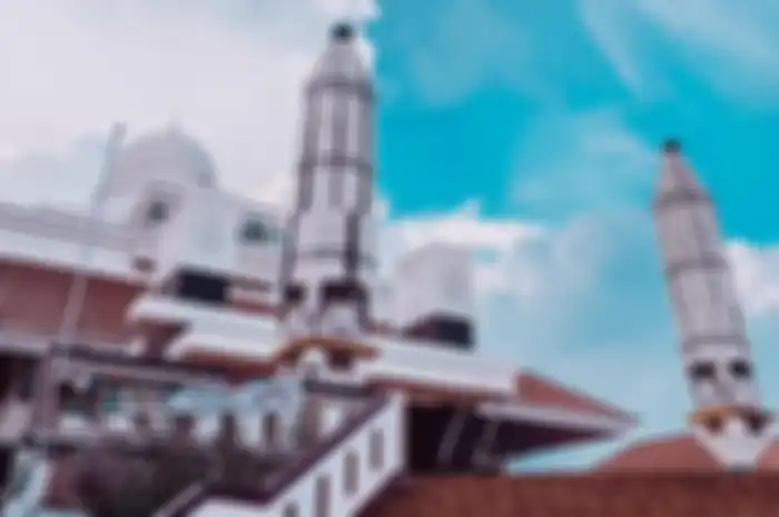 Masjid Az Zikra di Sentul, Jawa Barat. Alvin Faiz dituding melakukan korupsi puluhan miliar rupiah dana pembangunan Masjid Az Zikra dari Libya.