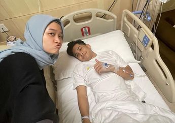 Awal Tahun Terbaring di Ranjang Rumah Sakit, Bintang Emon Rayakan Pergantian Tahun dengan Leher Miring: Next Level of Salah Urat