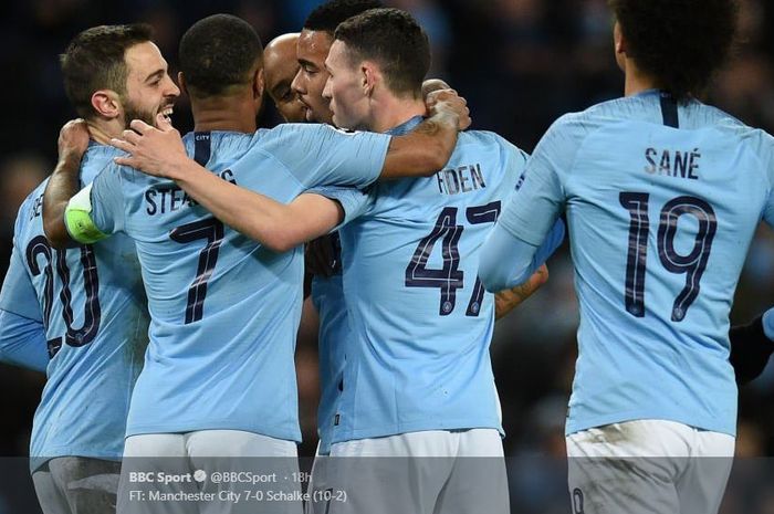 Para pemain Manchester City saat merayakan gol ke gawang Schalke dalam partai Liga Champions.