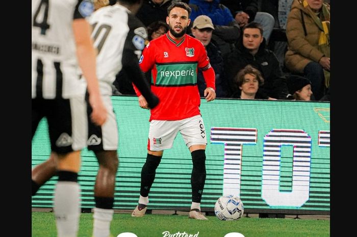 Bek timnas Indonesia, Calvin Verdonk, saat tampil membela NEC Nijmegen. Verdonk memberi satu asis ketika NEC dikalahkan Groningen pada duel Liga Belanda di Euroborg Stadium (8/2/2025).