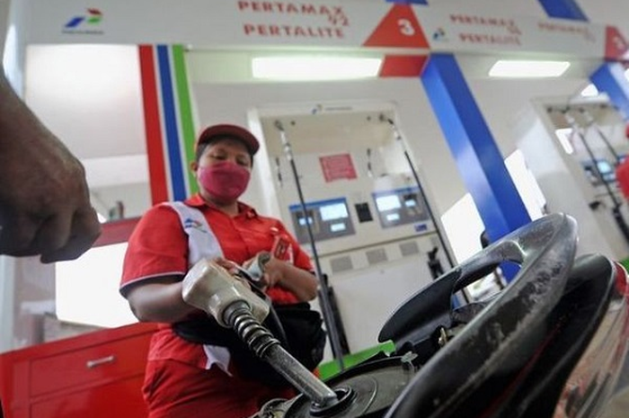Harga Pertalite dan Solar naik antara 30-40 persen dibocorkan anggota DPR RI