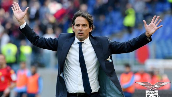 Ekspresi pelatih Lazio, Simone Inzaghi, dalam laga Liga Italia kontra Bologna di Stadion Olimpico.