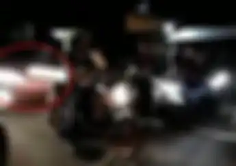 Serem! Video Mobil Sikat 2 Pembalap Liar yang Siap Start 