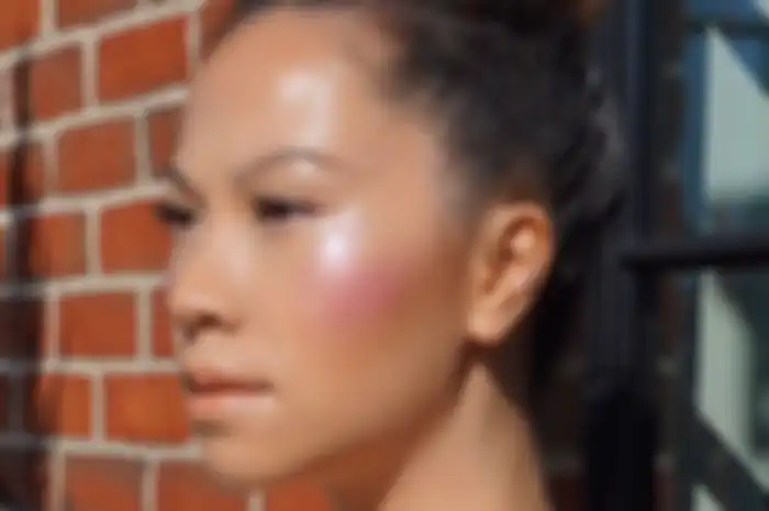 glowing makeup dengan highlighter