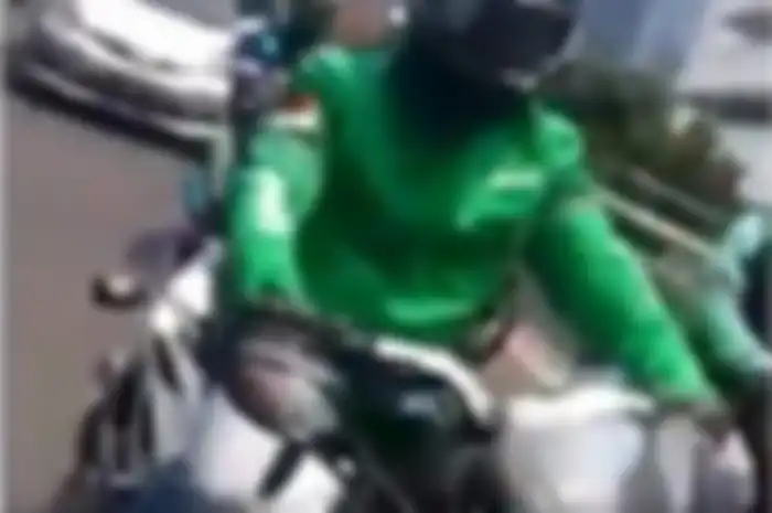 Driver ojol naik Can Am Spyder