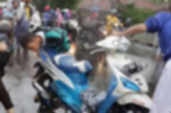 Waspada ada 15 RT kebanjiran di seluruh Jakarta. Harus waspada dalam memilih jalan dan jangan asal menerabas. 