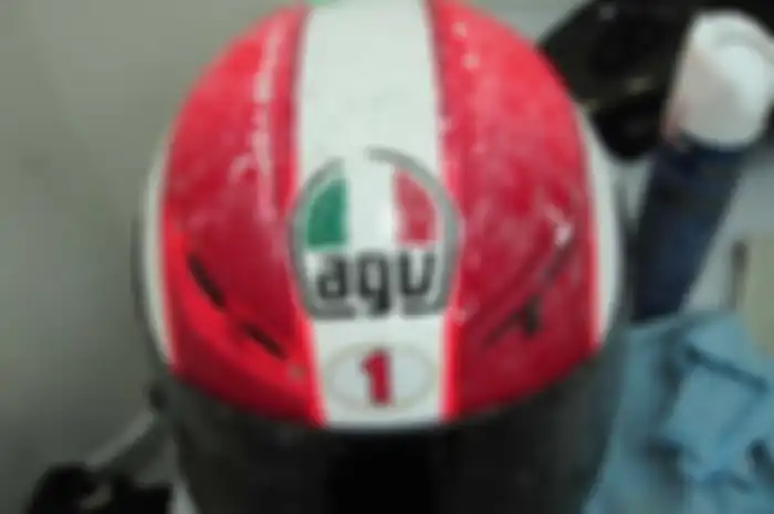 kondisi helm Simoncelli