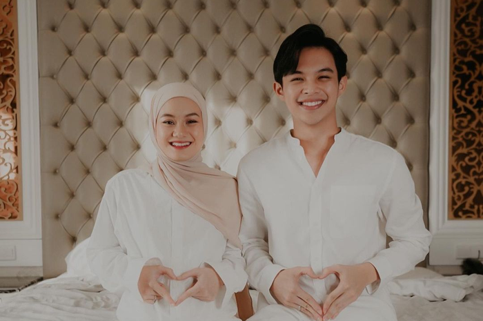 Dinda Hauw dan Rey Mbayang