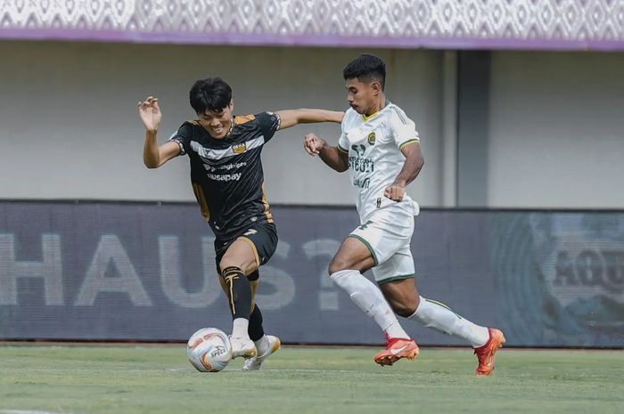 Suasana pertandingan antara Dewa United vs Persikabo 1973 dalam laga pekan ke-28 Liga 1 2023/2024 di Indomilk Arena, Kamis (7/3/2024).