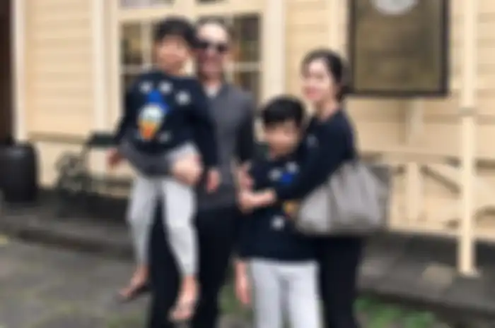 Potret istri pertama suami Bunga Zainal