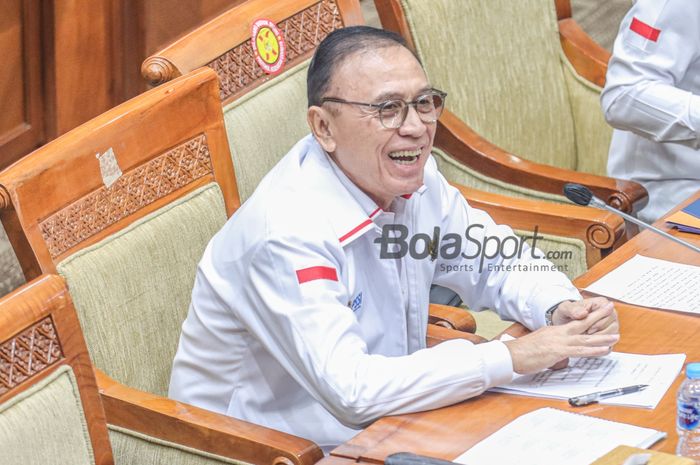 Ketua Umum PSSI, Mochamad Iriawan, nampak sumringah saat mengikuti rapat di Gedung DPR RI, Jakarta, 29 Agustus 2022.