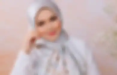 Pagar Mewah Berhiaskan Ukiran Emas Berdiri Kokoh, Rumah Penyanyi Legendaris di Kampung Halaman Akhirnya Terekspos, Ternyata Tak Kalah Megah dari Huniannya Bersama Sang Suami di Kota