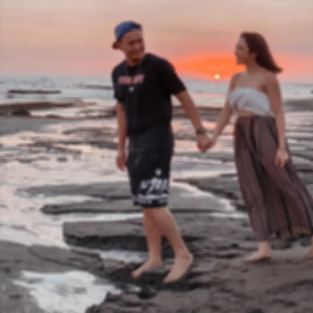 Foto Gisel menikmati momen romantis bersama Wijin. Ibunda Gempi benci kebiasaan sang kekasih saat mabuk cinta.
