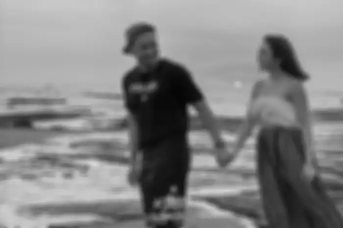 Foto Gisel menikmati momen romantis bersama Wijin. Ibunda Gempi benci kebiasaan sang kekasih saat mabuk cinta.