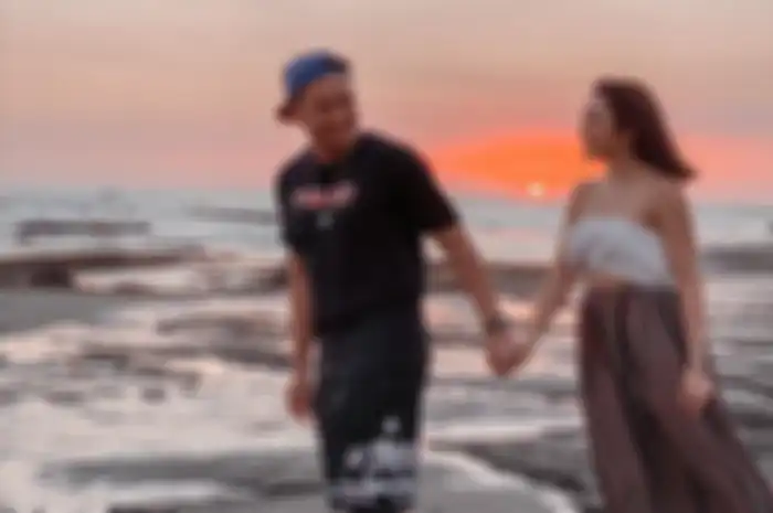 Foto Gisel menikmati momen romantis bersama Wijin. Ibunda Gempi benci kebiasaan sang kekasih saat mabuk cinta.
